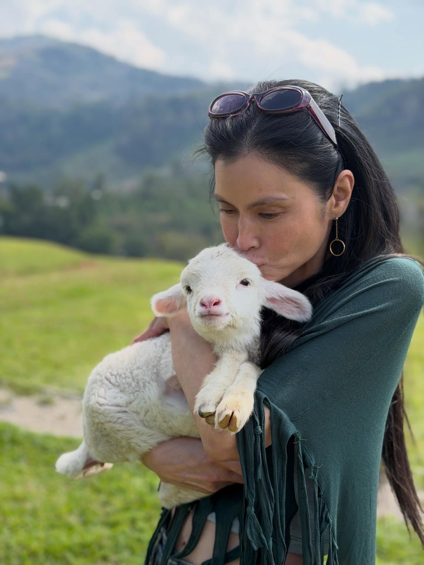 ปิ่น - เก็จมณี วรรธนะสิน