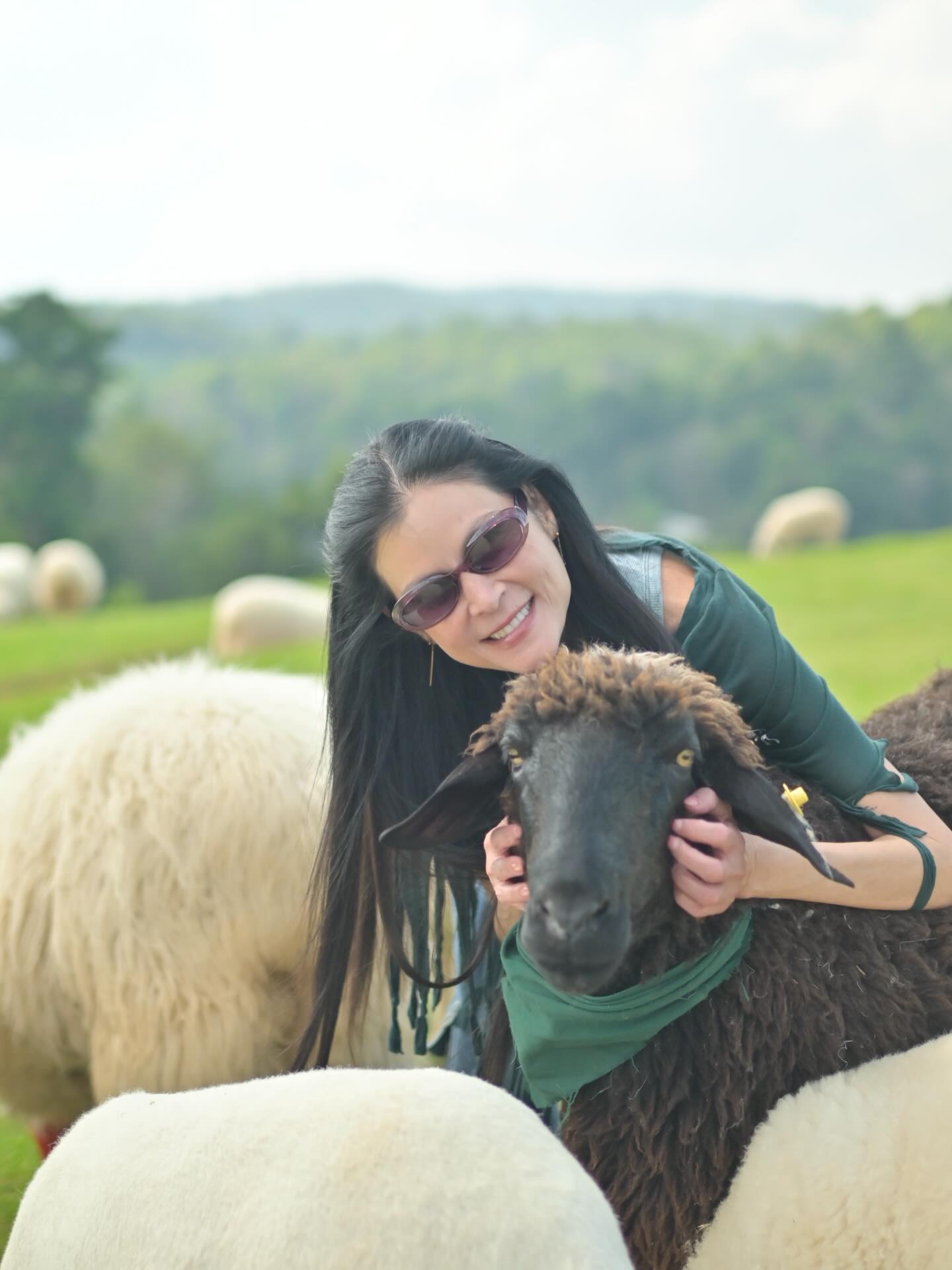 ปิ่น - เก็จมณี วรรธนะสิน