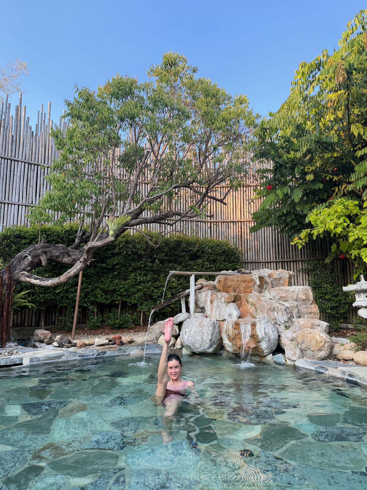 ปิ่น - เก็จมณี วรรธนะสิน