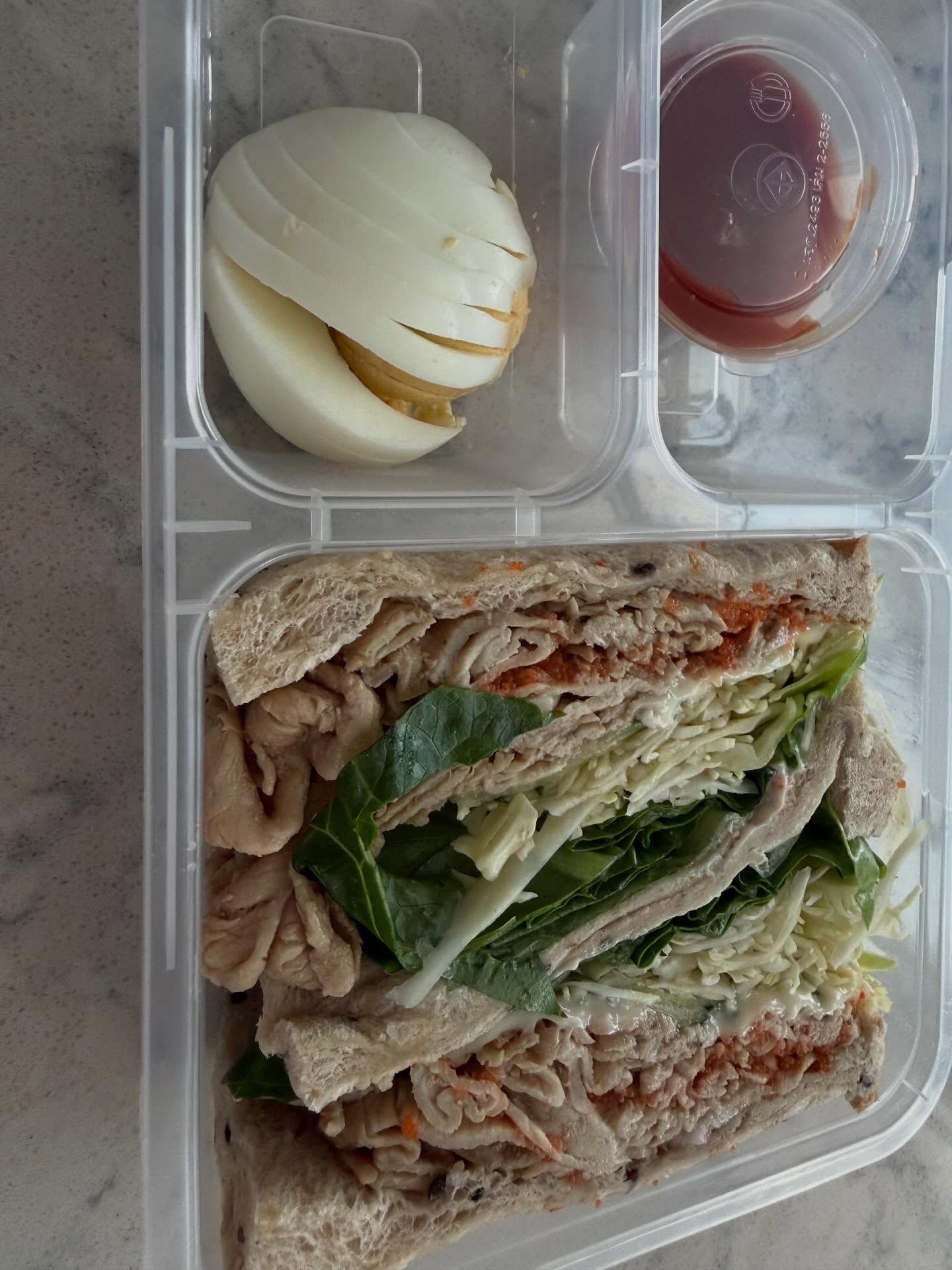 ปิ่น - เก็จมณี วรรธนะสิน