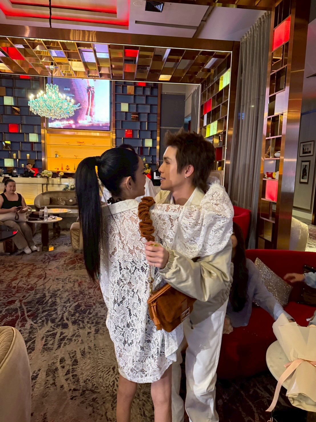 ปิ่น - เก็จมณี วรรธนะสิน