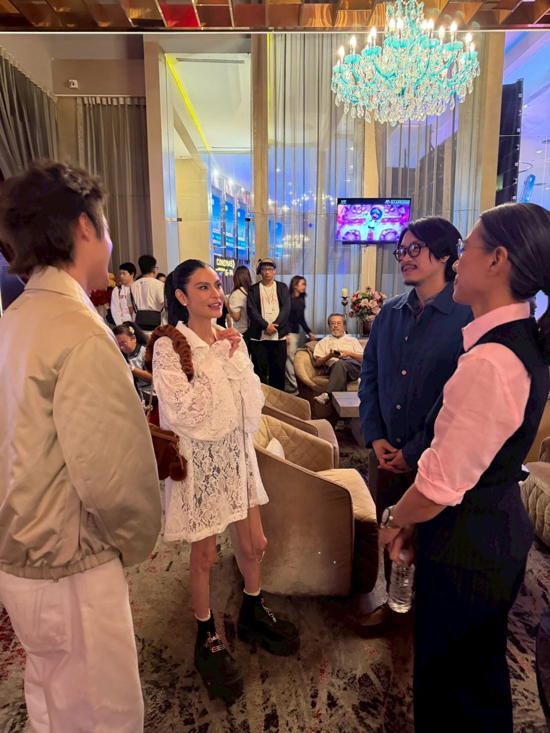 ปิ่น - เก็จมณี วรรธนะสิน