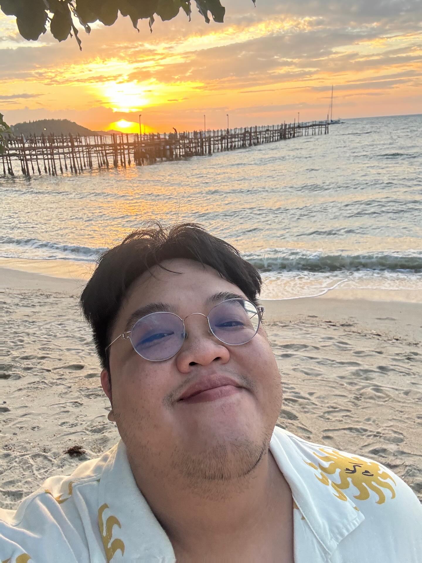 โดม - จารุวัฒน์ เชี่ยวอร่าม