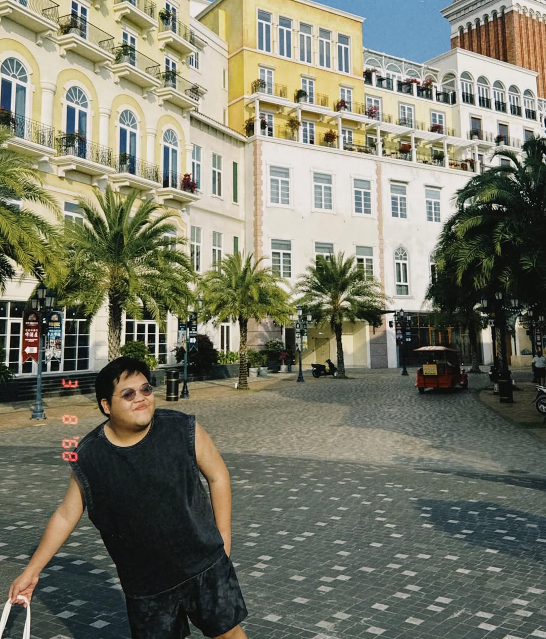 โดม - จารุวัฒน์ เชี่ยวอร่าม