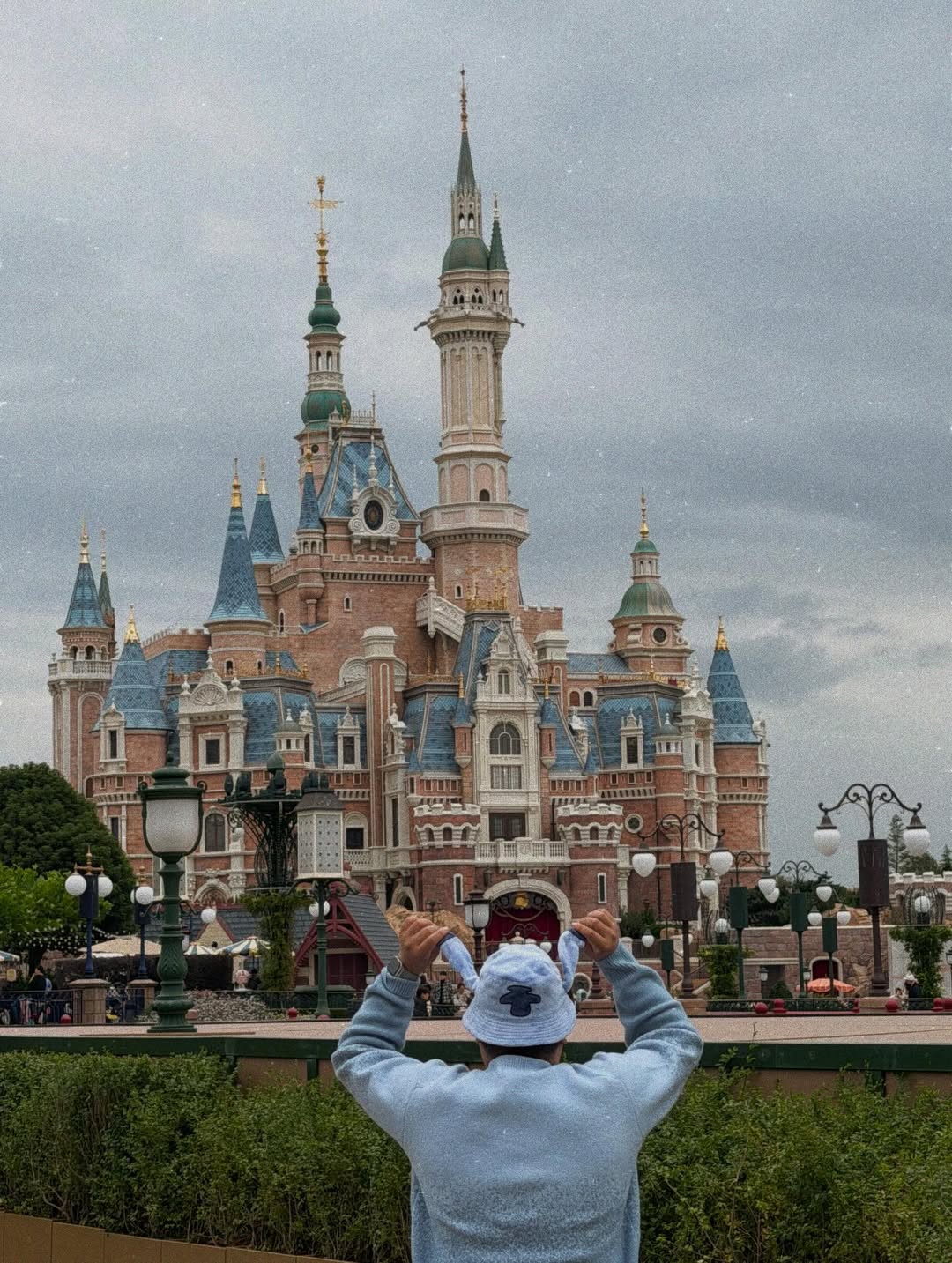 โดม - จารุวัฒน์ เชี่ยวอร่าม