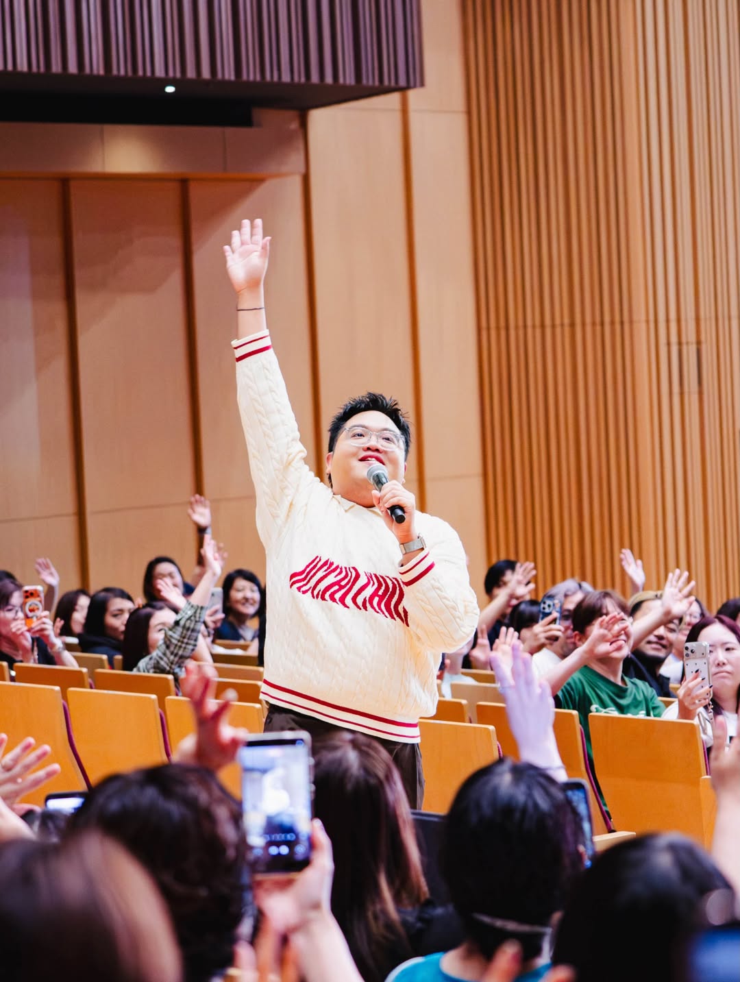 โดม - จารุวัฒน์ เชี่ยวอร่าม