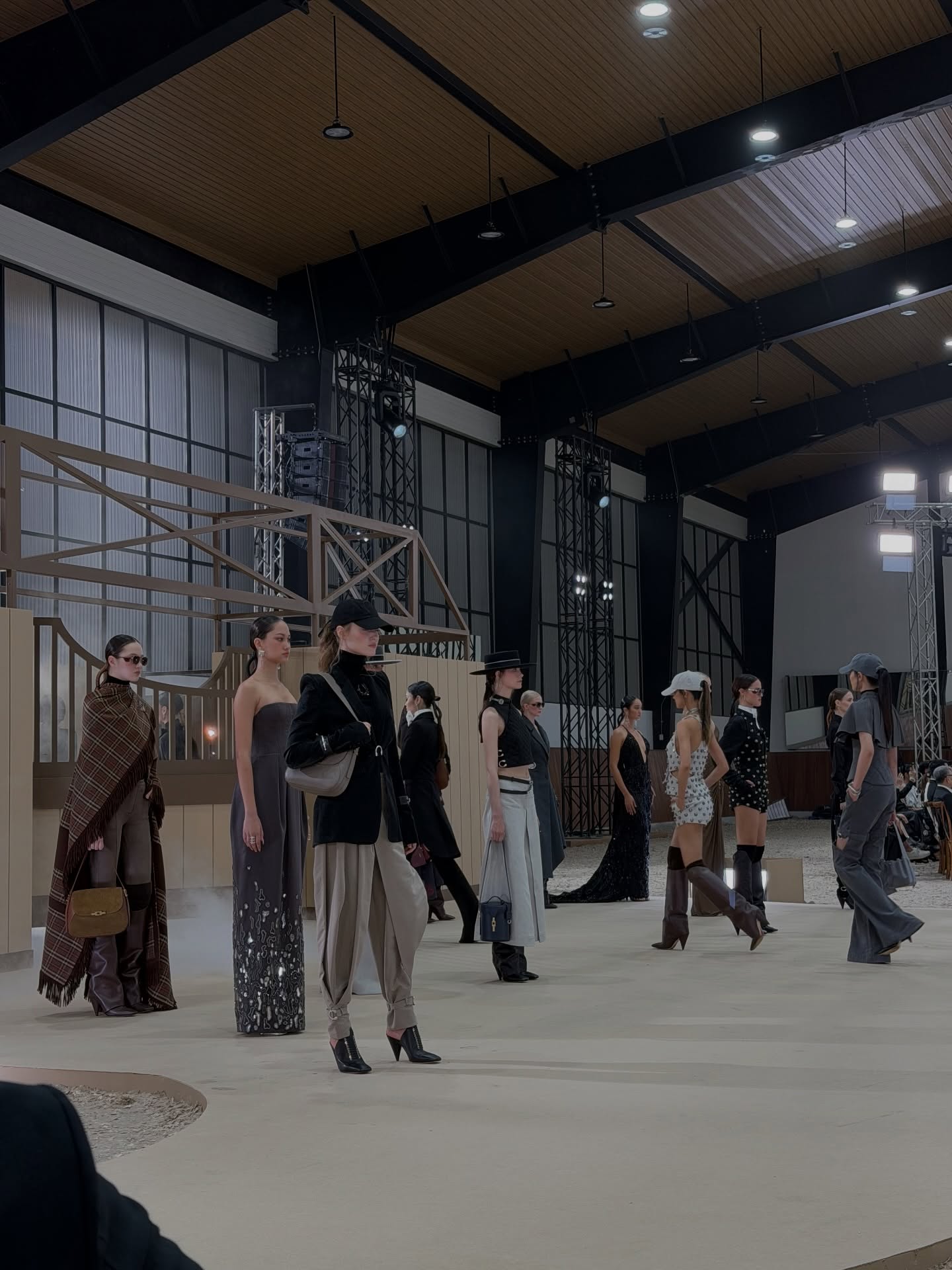 เอิร์ธ - กัษมนณัฏฐ์ นามวิโรจน์