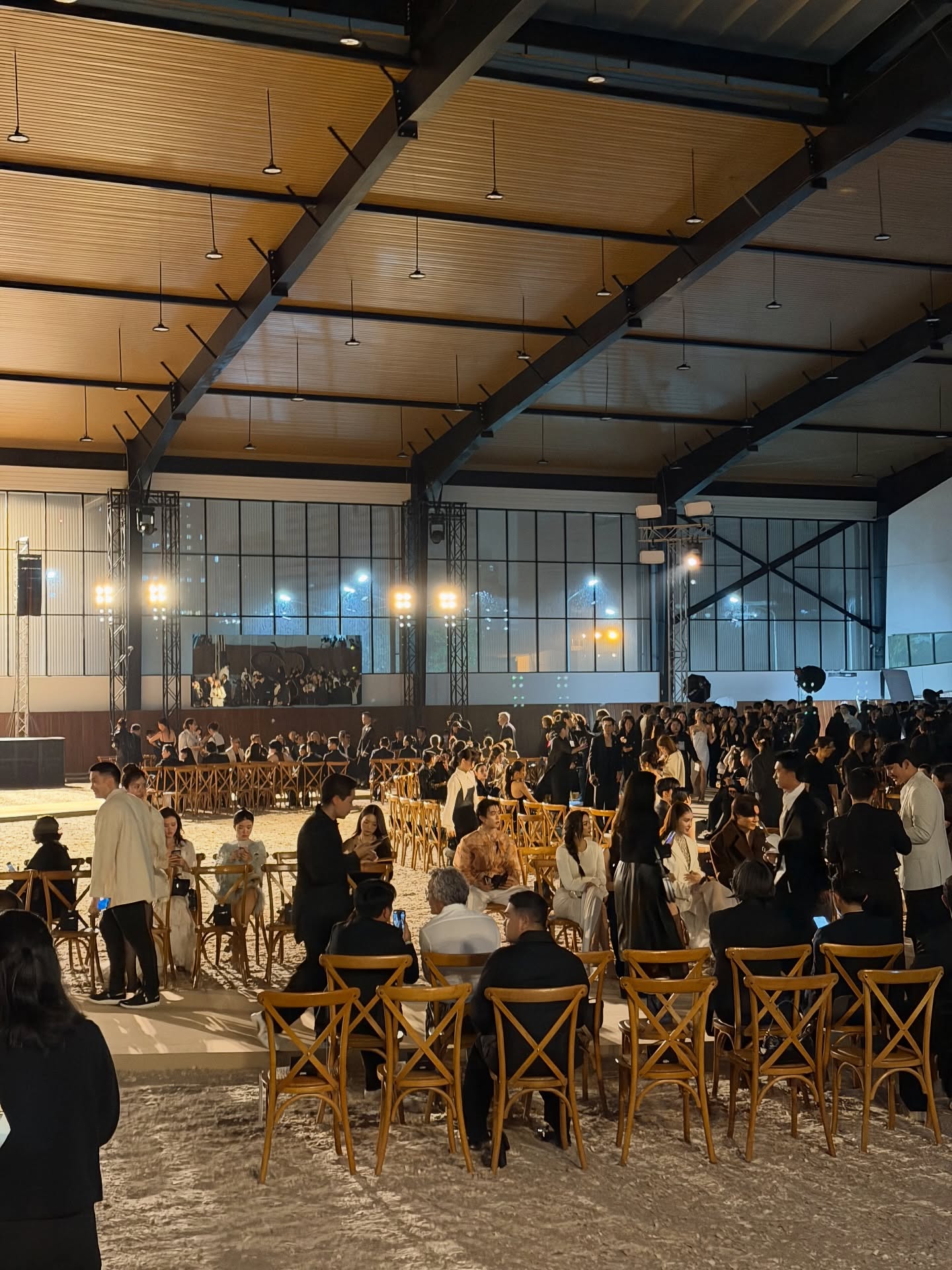 เอิร์ธ - กัษมนณัฏฐ์ นามวิโรจน์