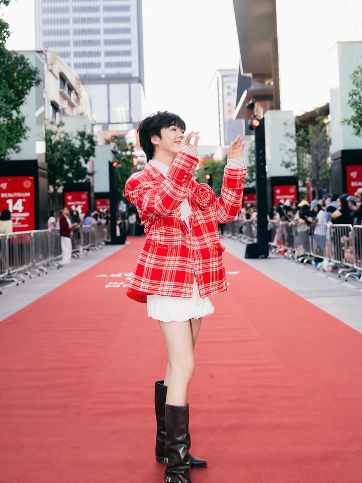 เอิร์ธ - กัษมนณัฏฐ์ นามวิโรจน์