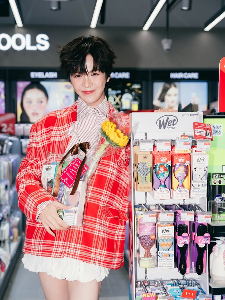 เอิร์ธ - กัษมนณัฏฐ์ นามวิโรจน์