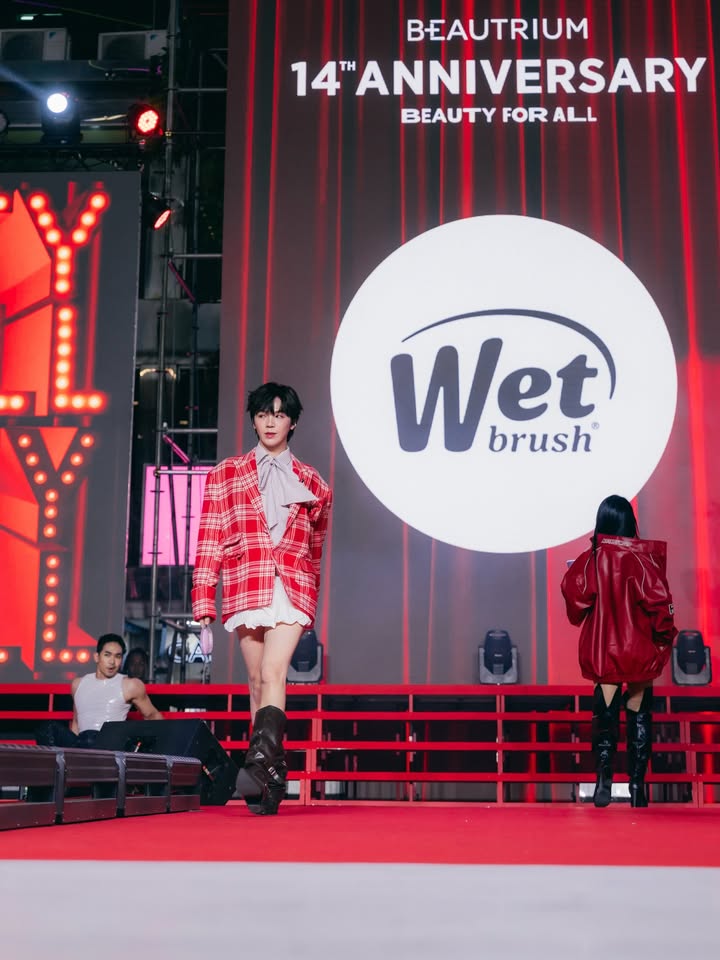 เอิร์ธ - กัษมนณัฏฐ์ นามวิโรจน์