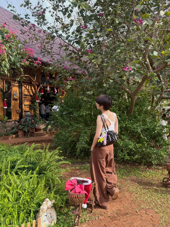 เอิร์ธ - กัษมนณัฏฐ์ นามวิโรจน์