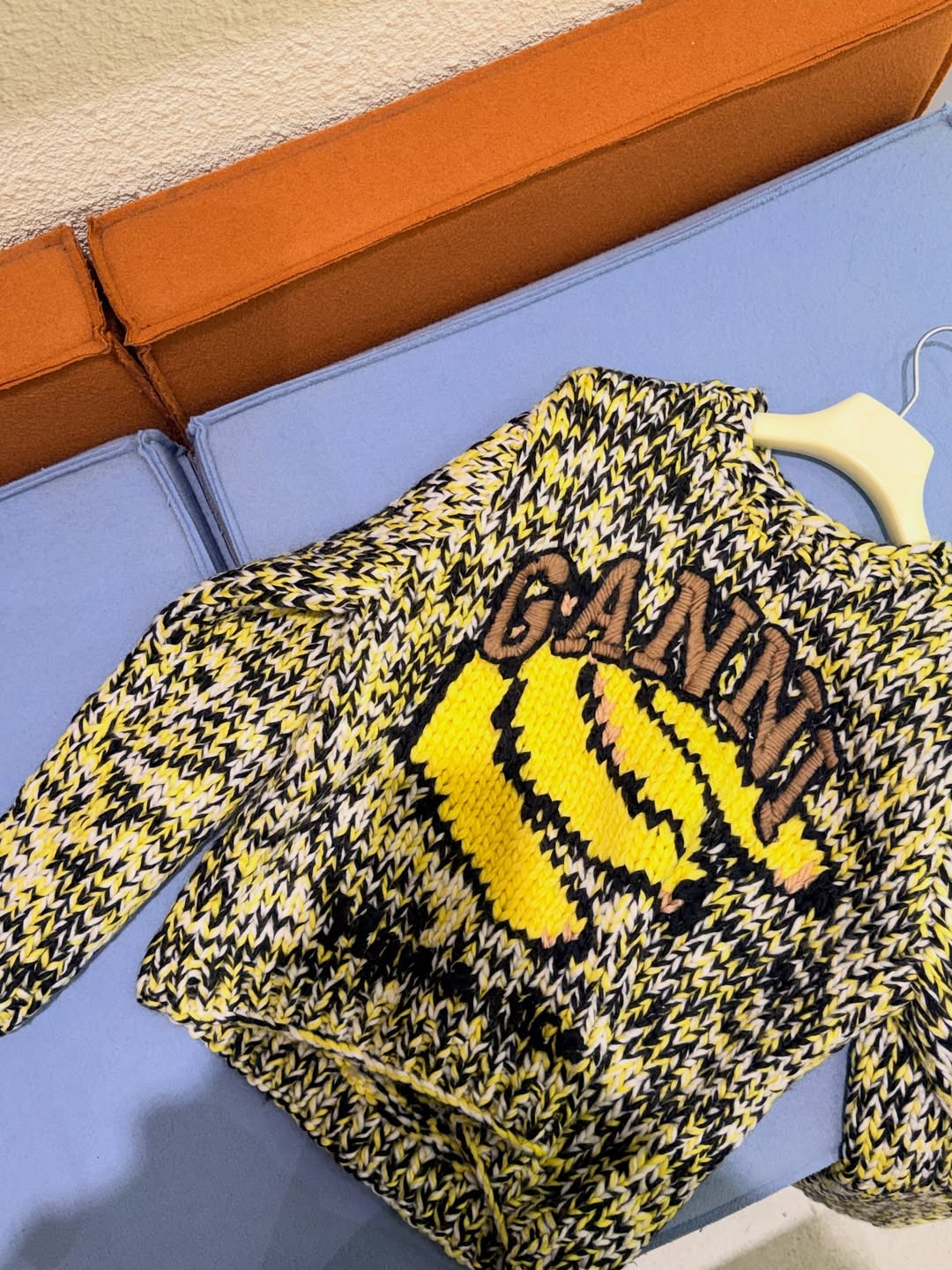 เอิร์ธ - กัษมนณัฏฐ์ นามวิโรจน์