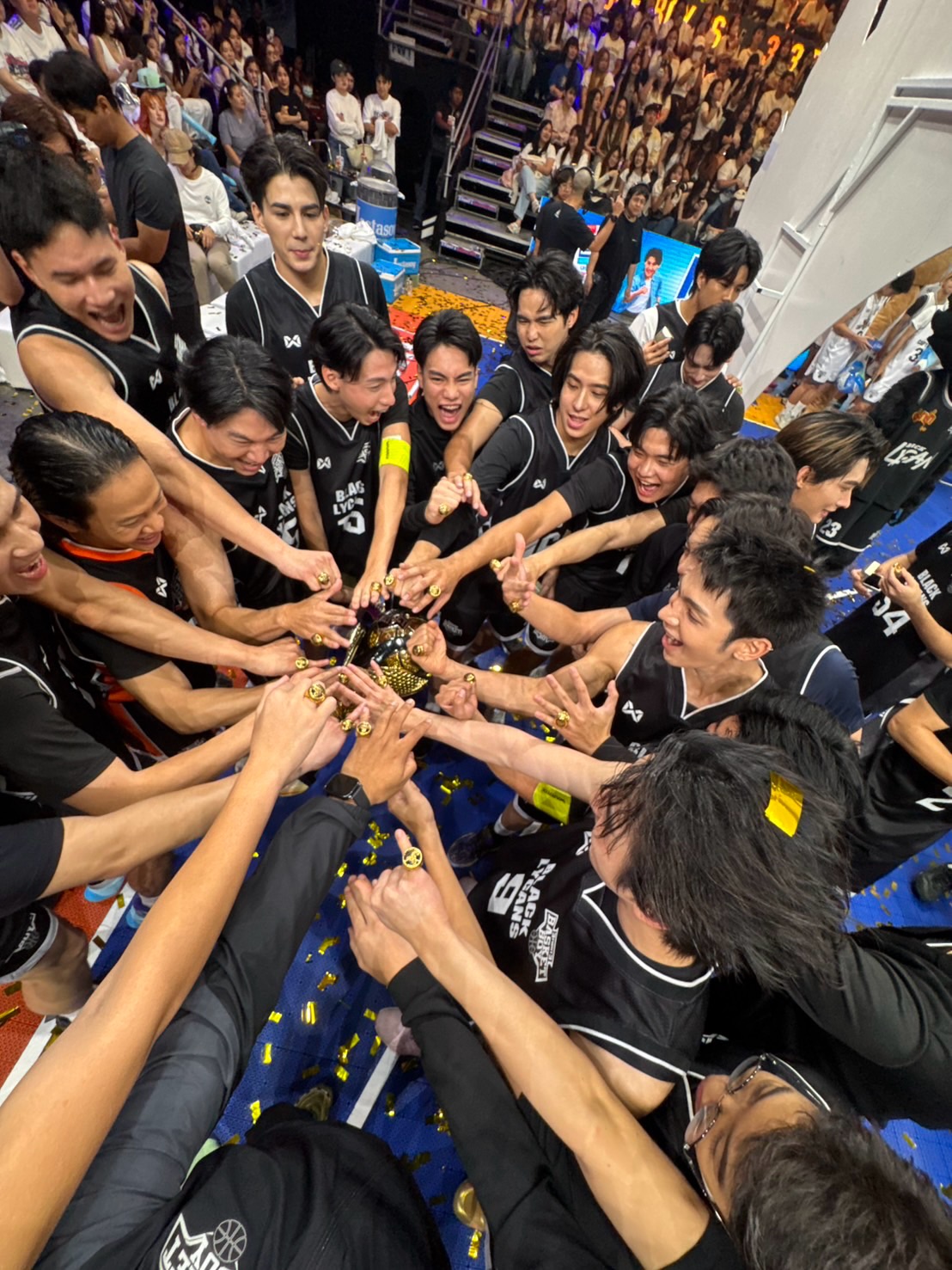 โอม - ปัณฑพล ประสารราชกิจ