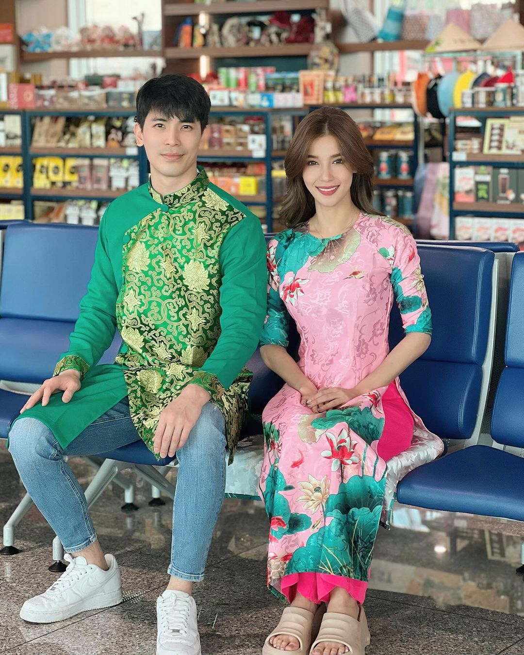 วิว - วรรณรท สนธิไชย