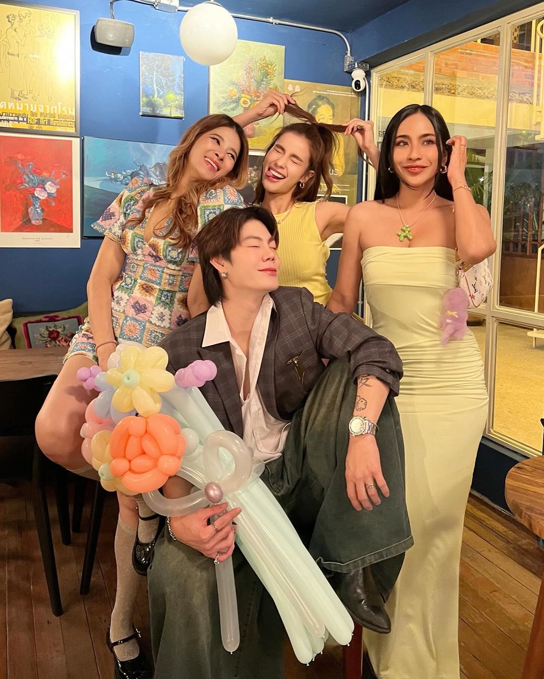 วิว - วรรณรท สนธิไชย