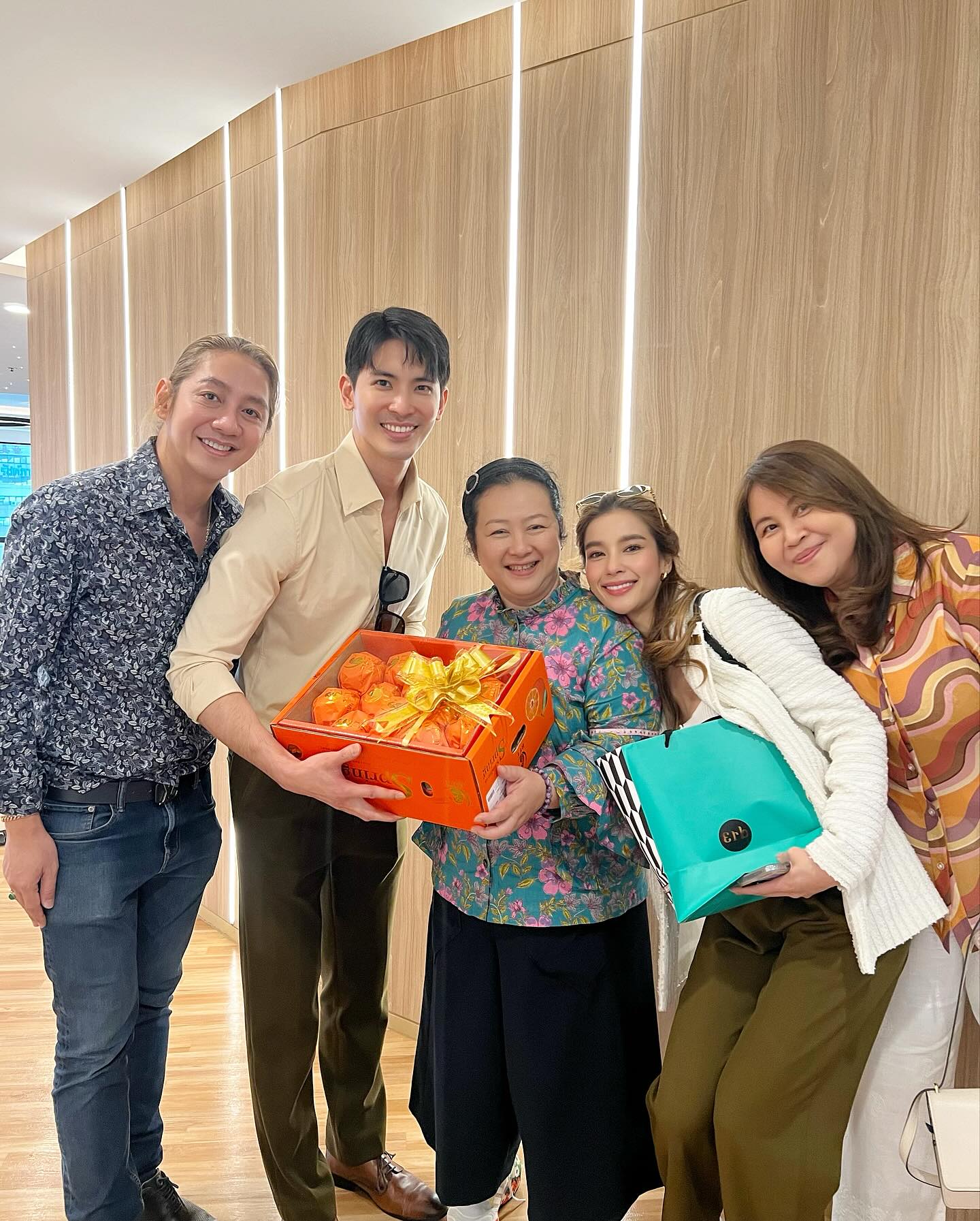 วิว - วรรณรท สนธิไชย