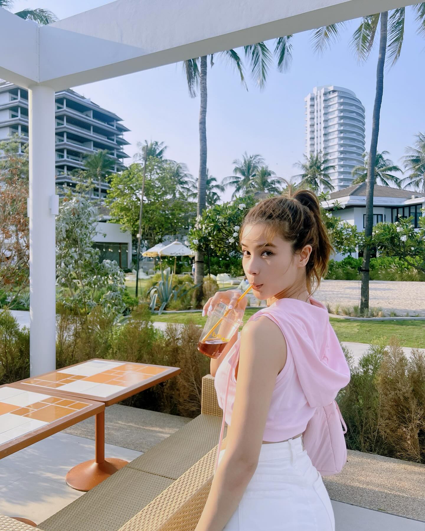 วิว - วรรณรท สนธิไชย