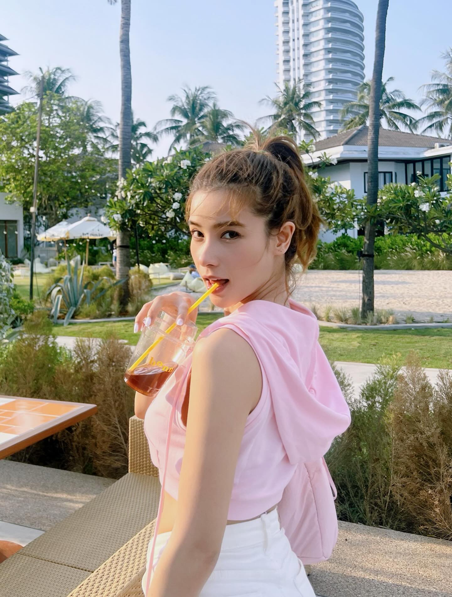 วิว - วรรณรท สนธิไชย
