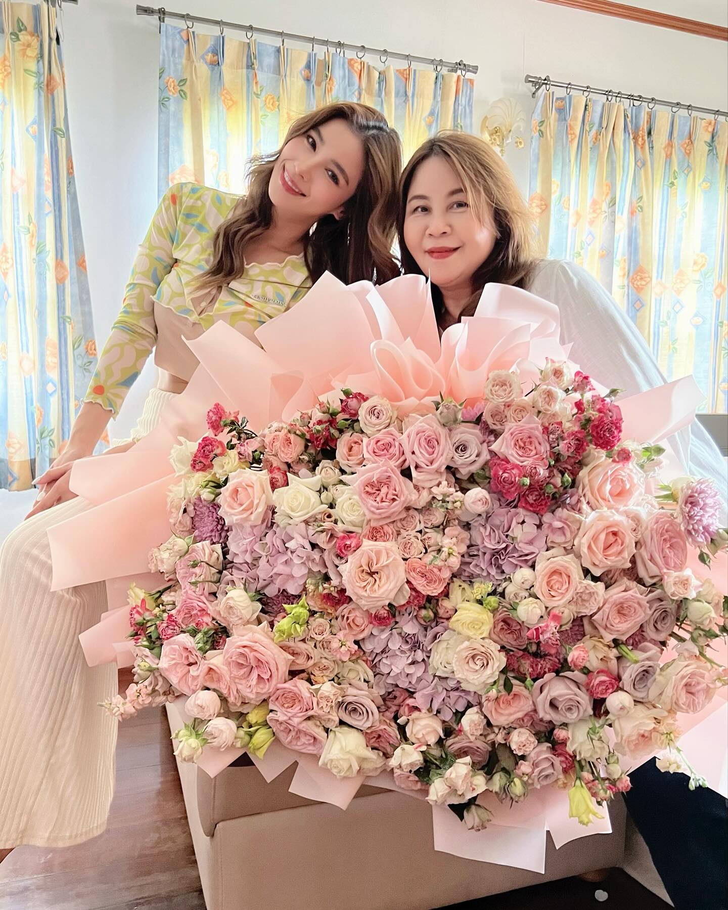 วิว - วรรณรท สนธิไชย