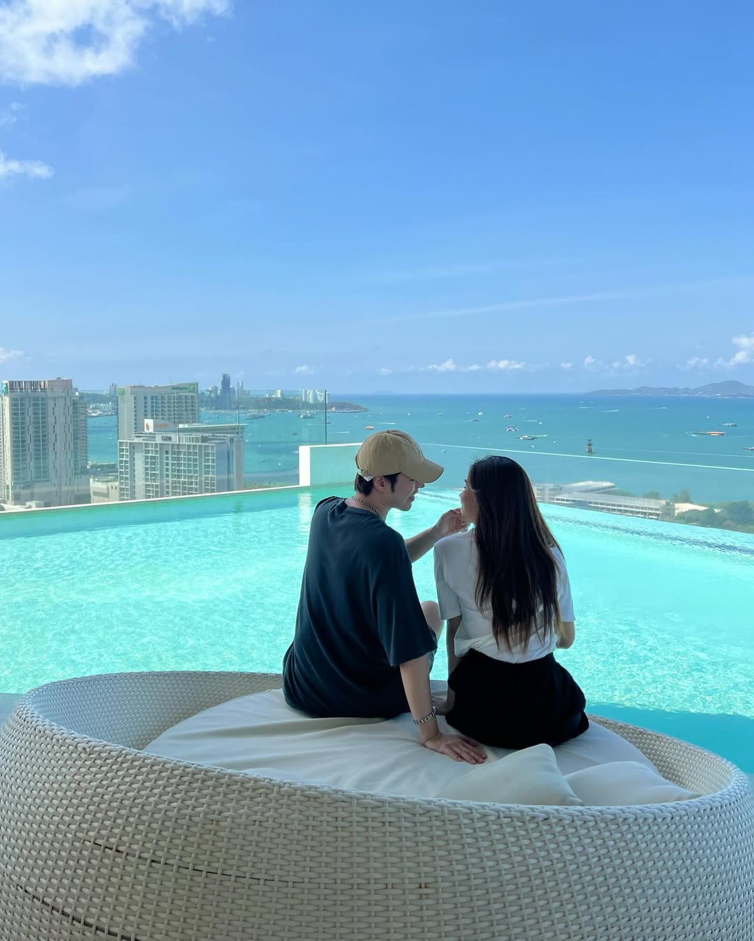 วิว - วรรณรท สนธิไชย