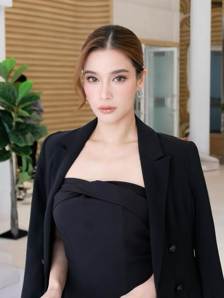 วิว - วรรณรท สนธิไชย