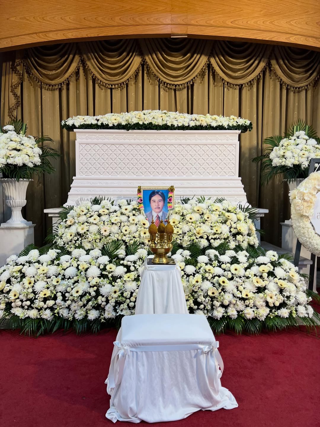 วิว - วรรณรท สนธิไชย