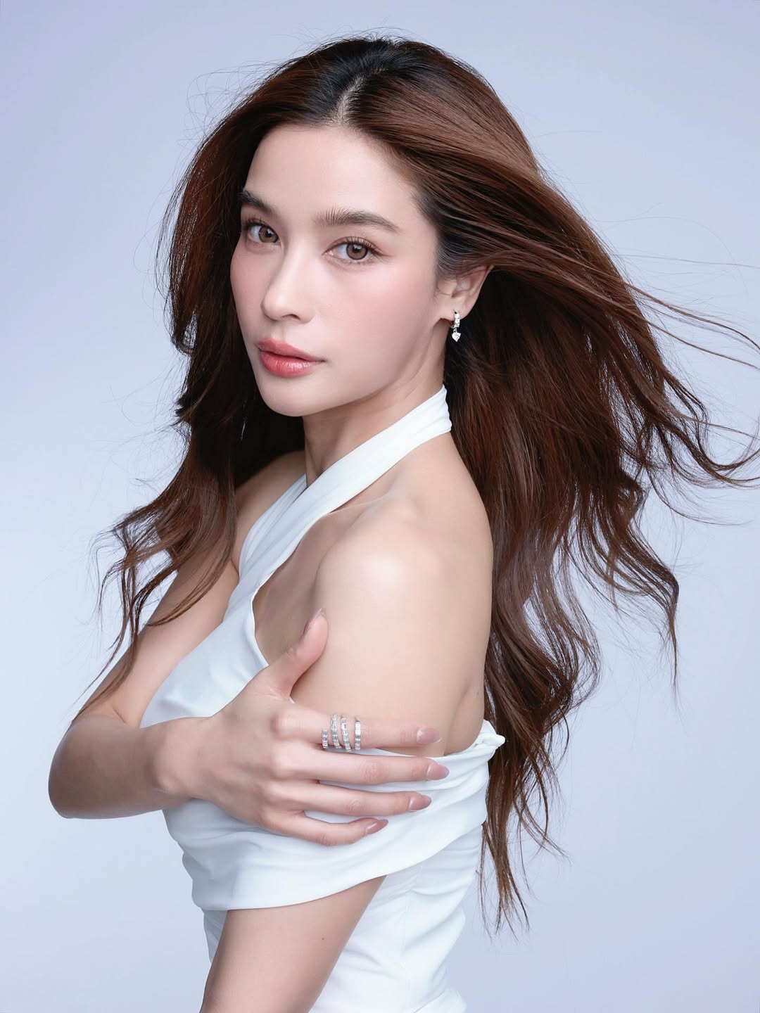 วิว - วรรณรท สนธิไชย