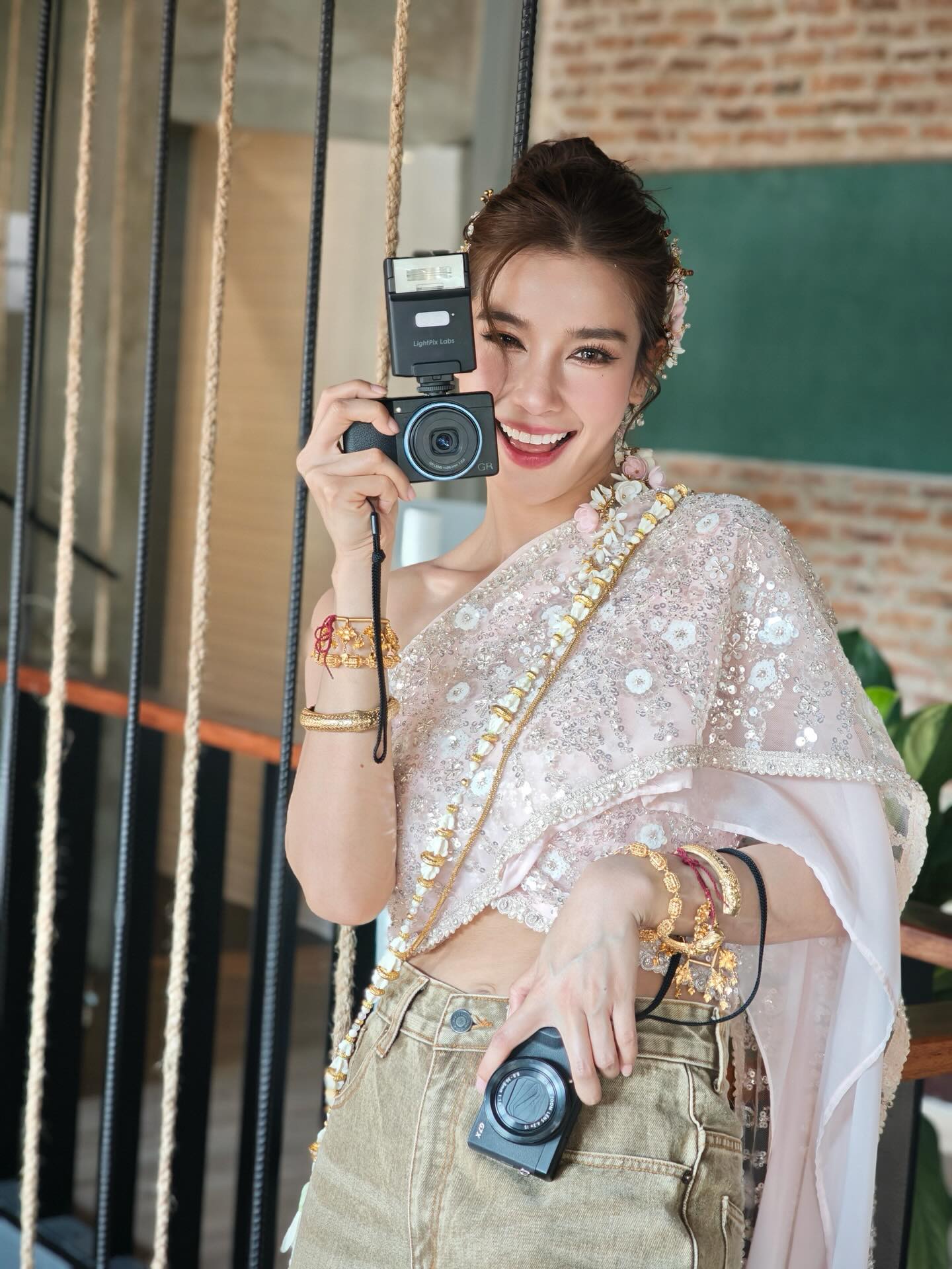 วิว - วรรณรท สนธิไชย