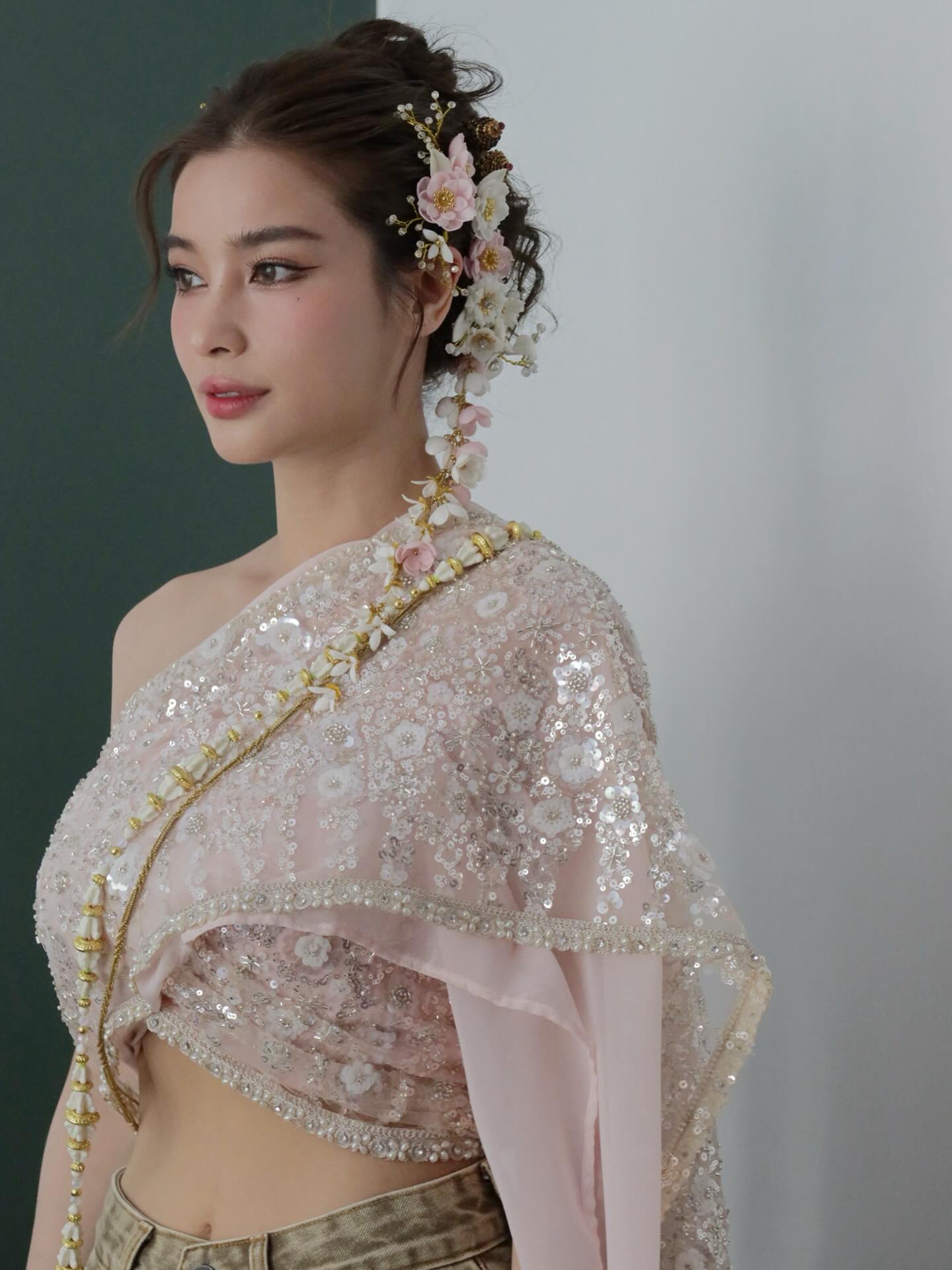 วิว - วรรณรท สนธิไชย