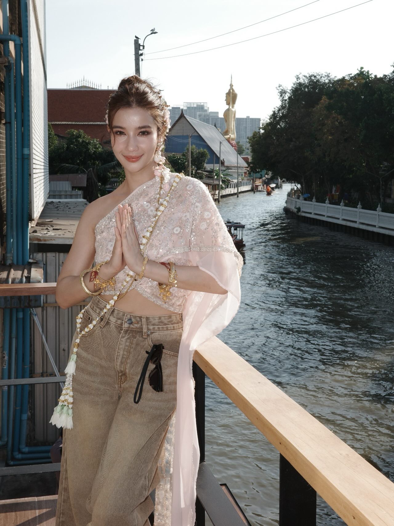 วิว - วรรณรท สนธิไชย