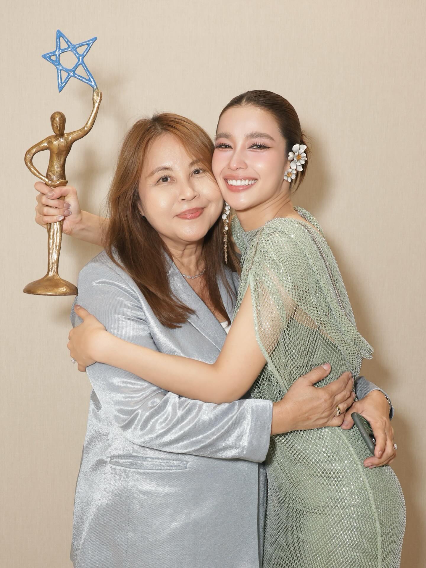 วิว - วรรณรท สนธิไชย