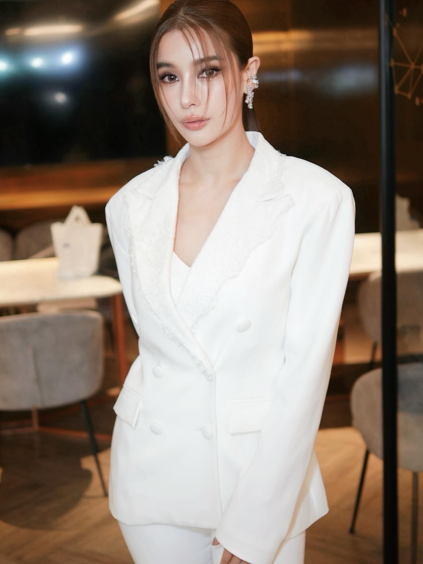 วิว - วรรณรท สนธิไชย