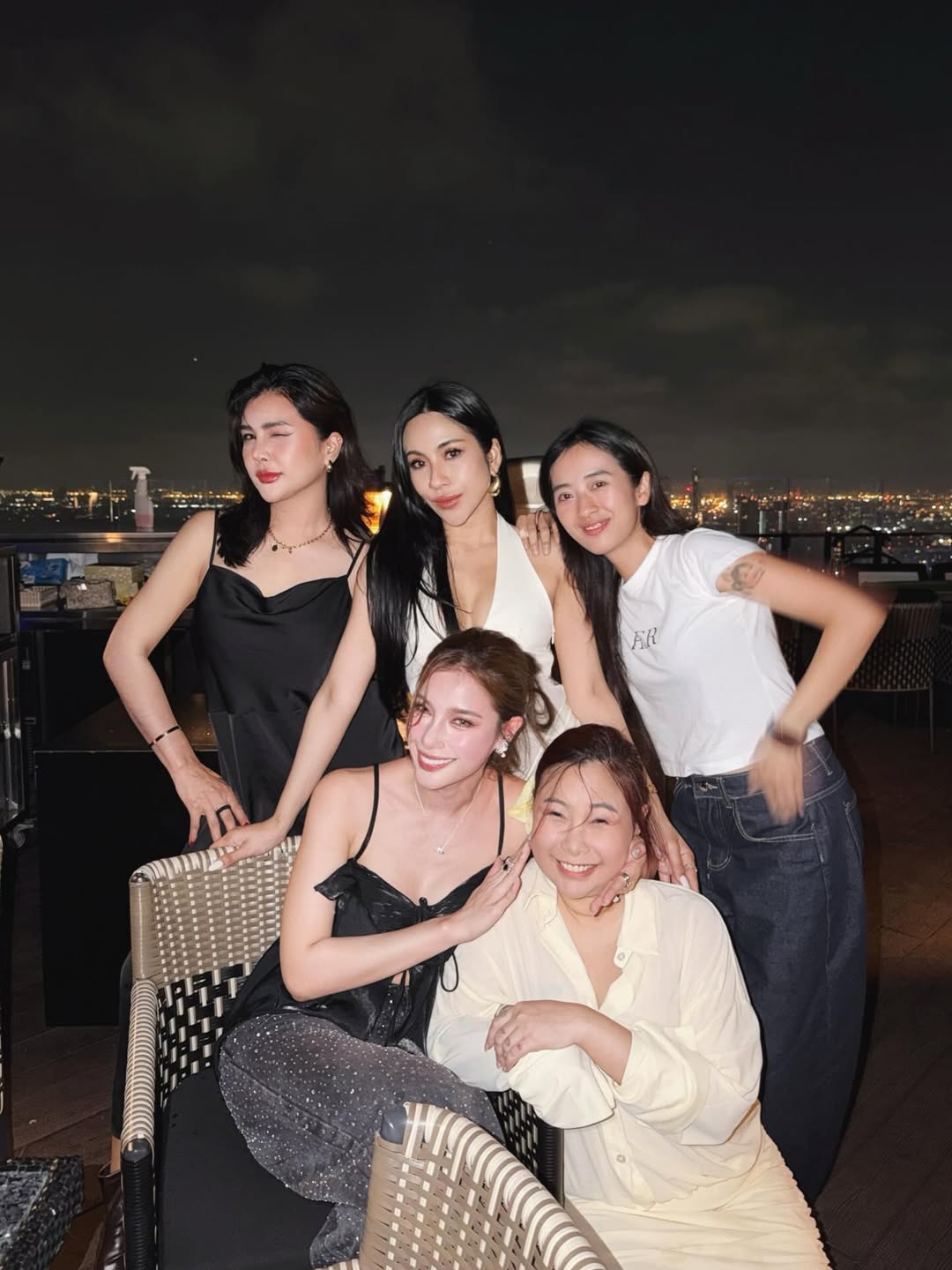 วิว - วรรณรท สนธิไชย