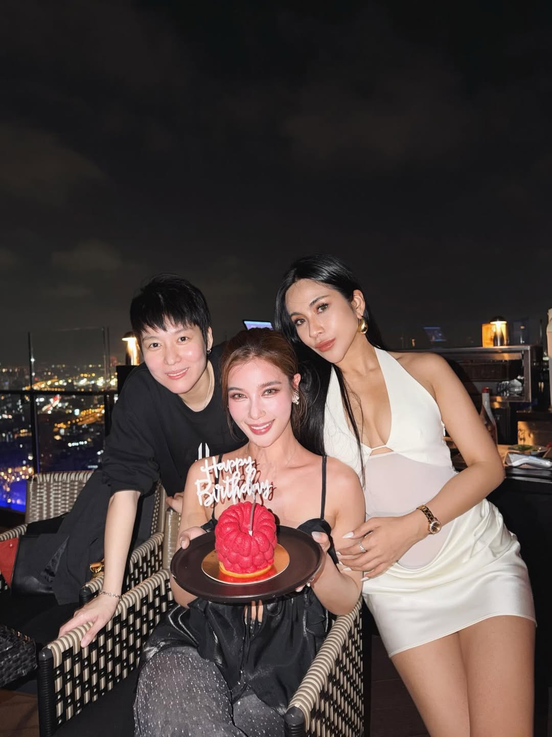 วิว - วรรณรท สนธิไชย