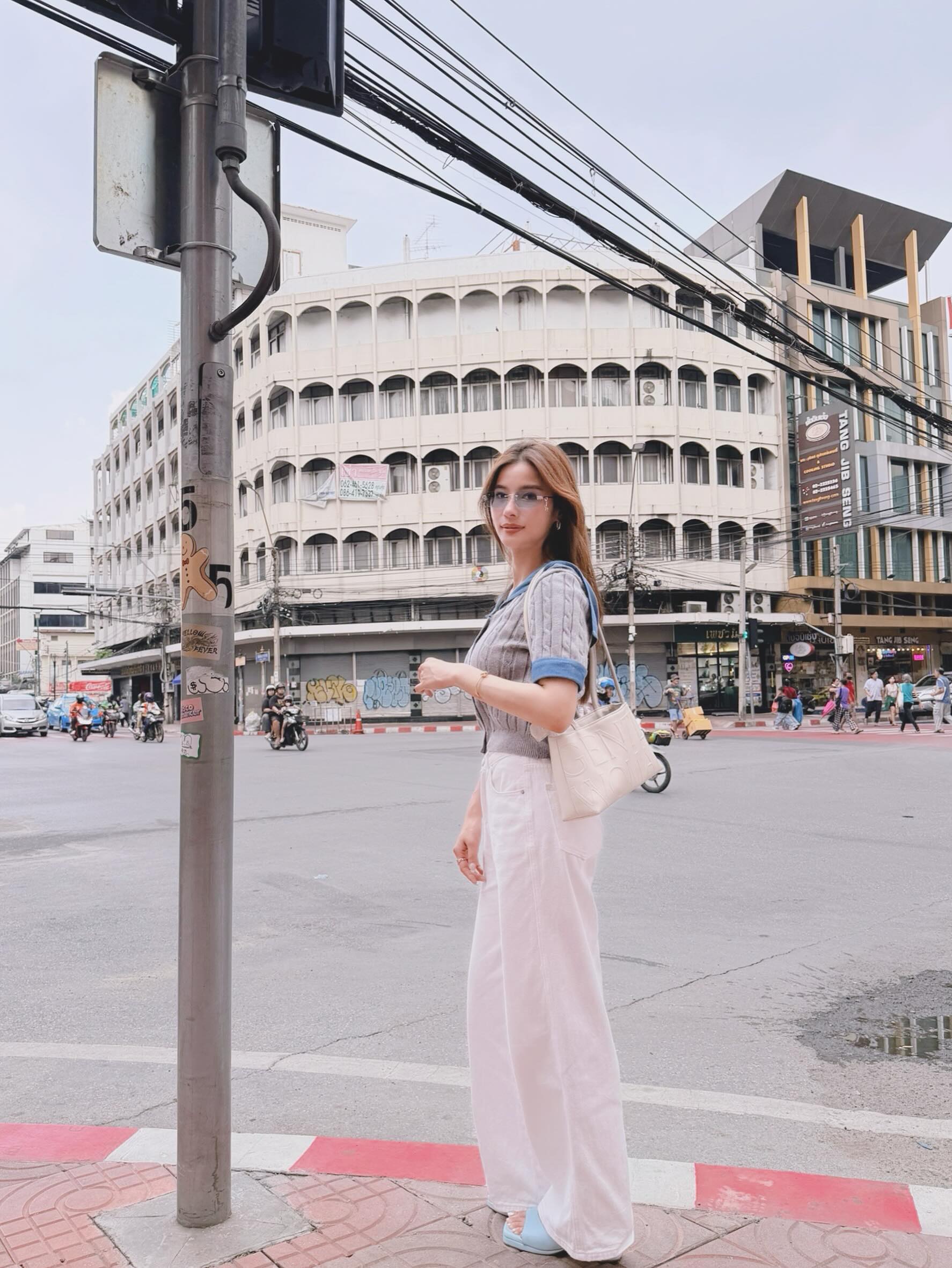 วิว - วรรณรท สนธิไชย