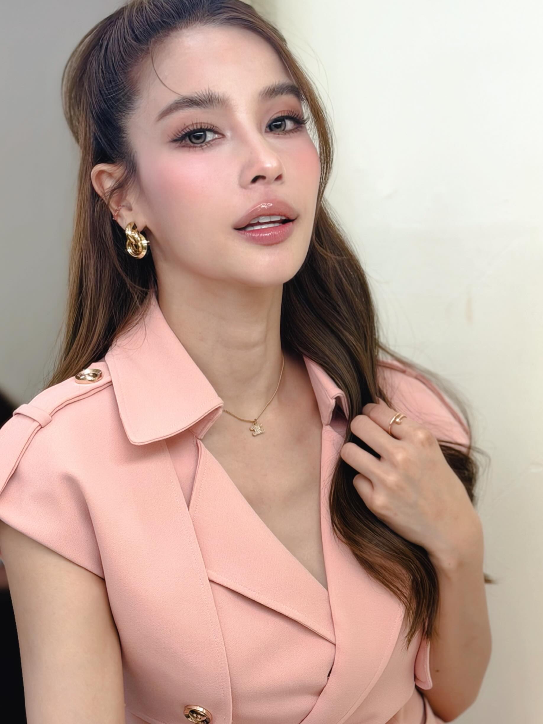 วิว - วรรณรท สนธิไชย