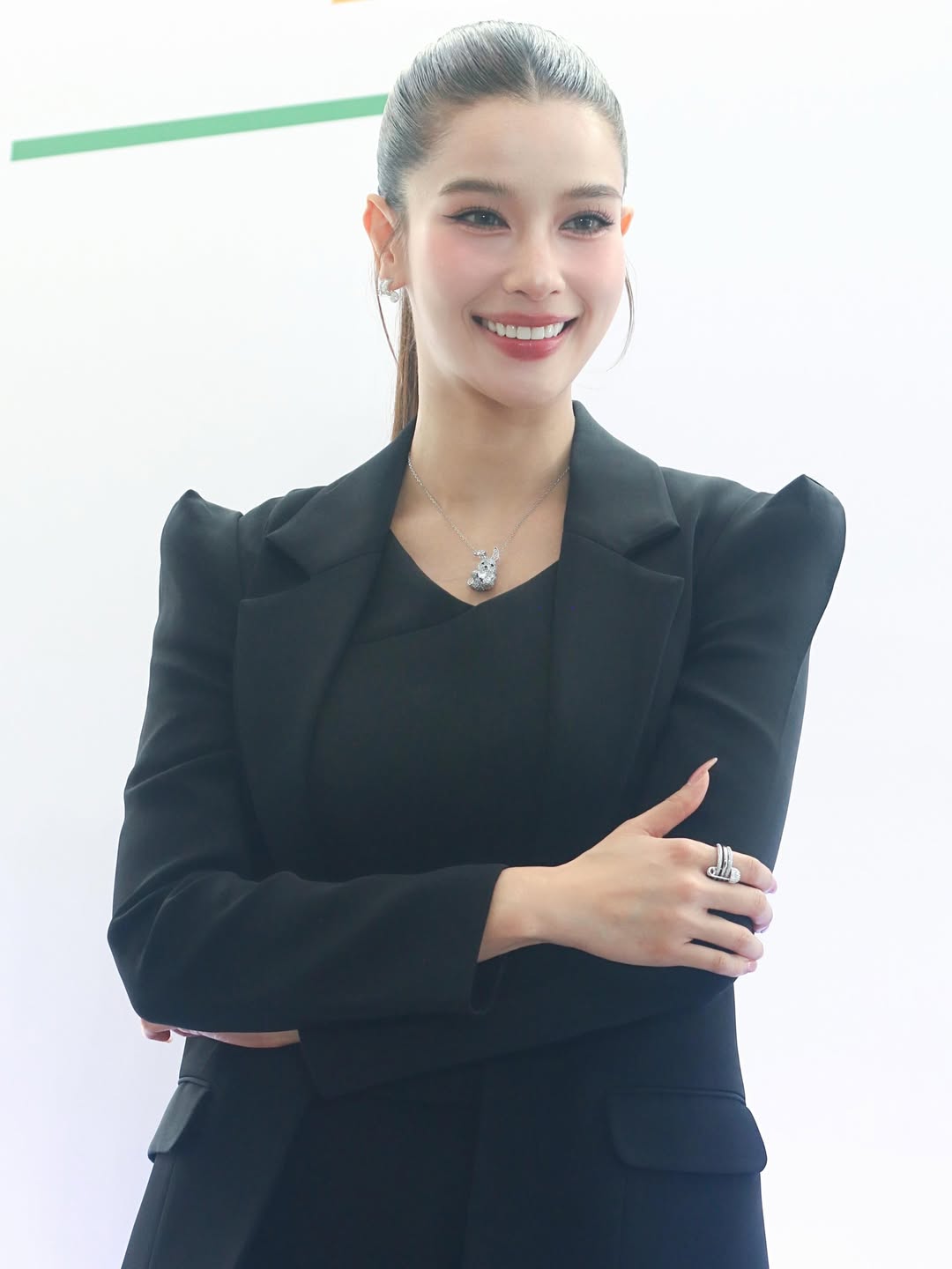 วิว - วรรณรท สนธิไชย