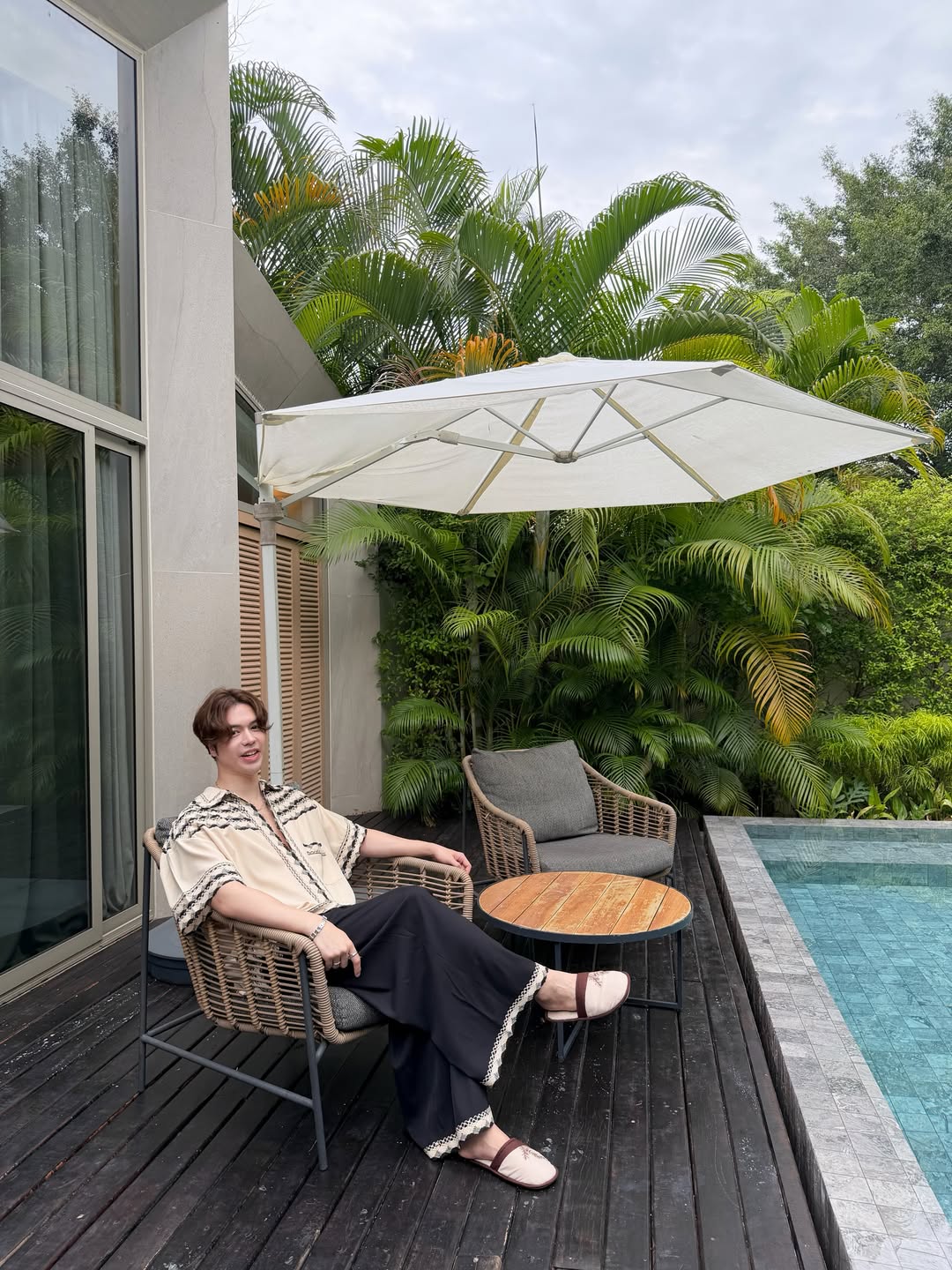 วิว - วรรณรท สนธิไชย
