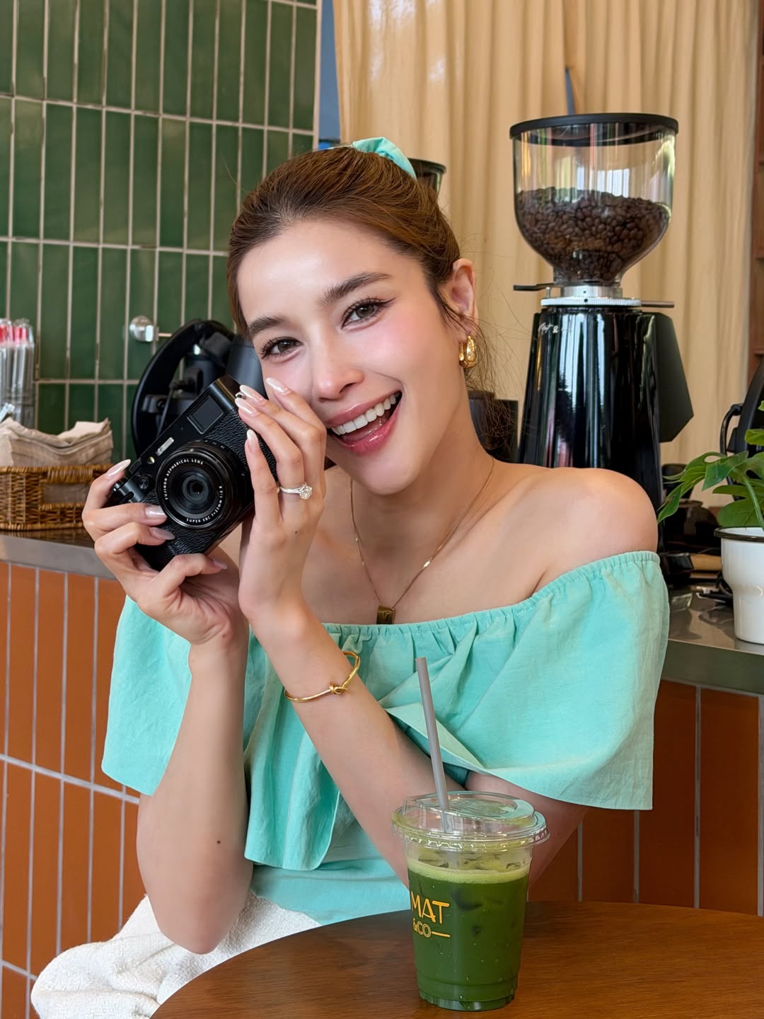 วิว - วรรณรท สนธิไชย