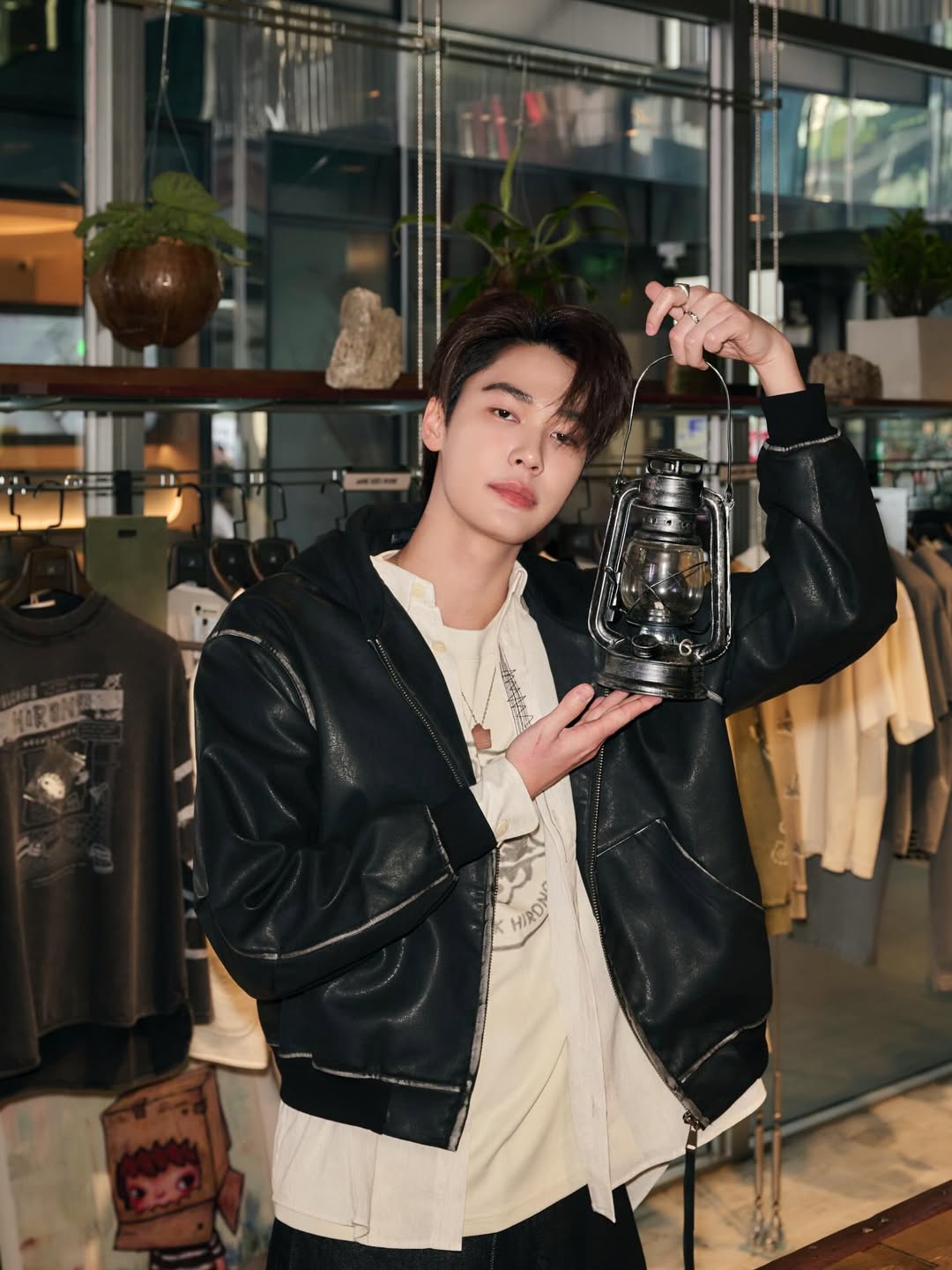 ดิว - จิรวรรตน์ สุทธิวณิชศักดิ์