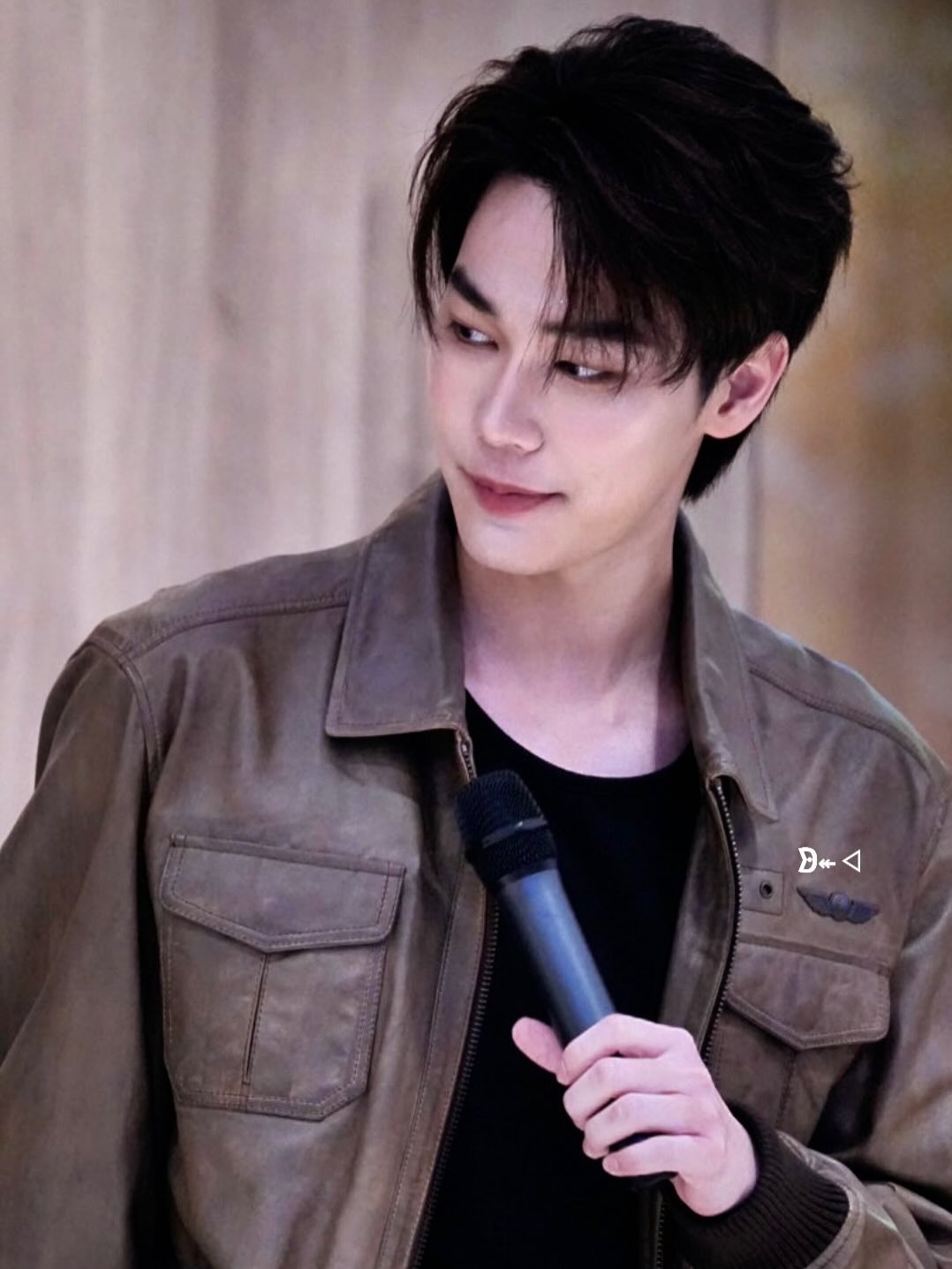 ดิว - จิรวรรตน์ สุทธิวณิชศักดิ์