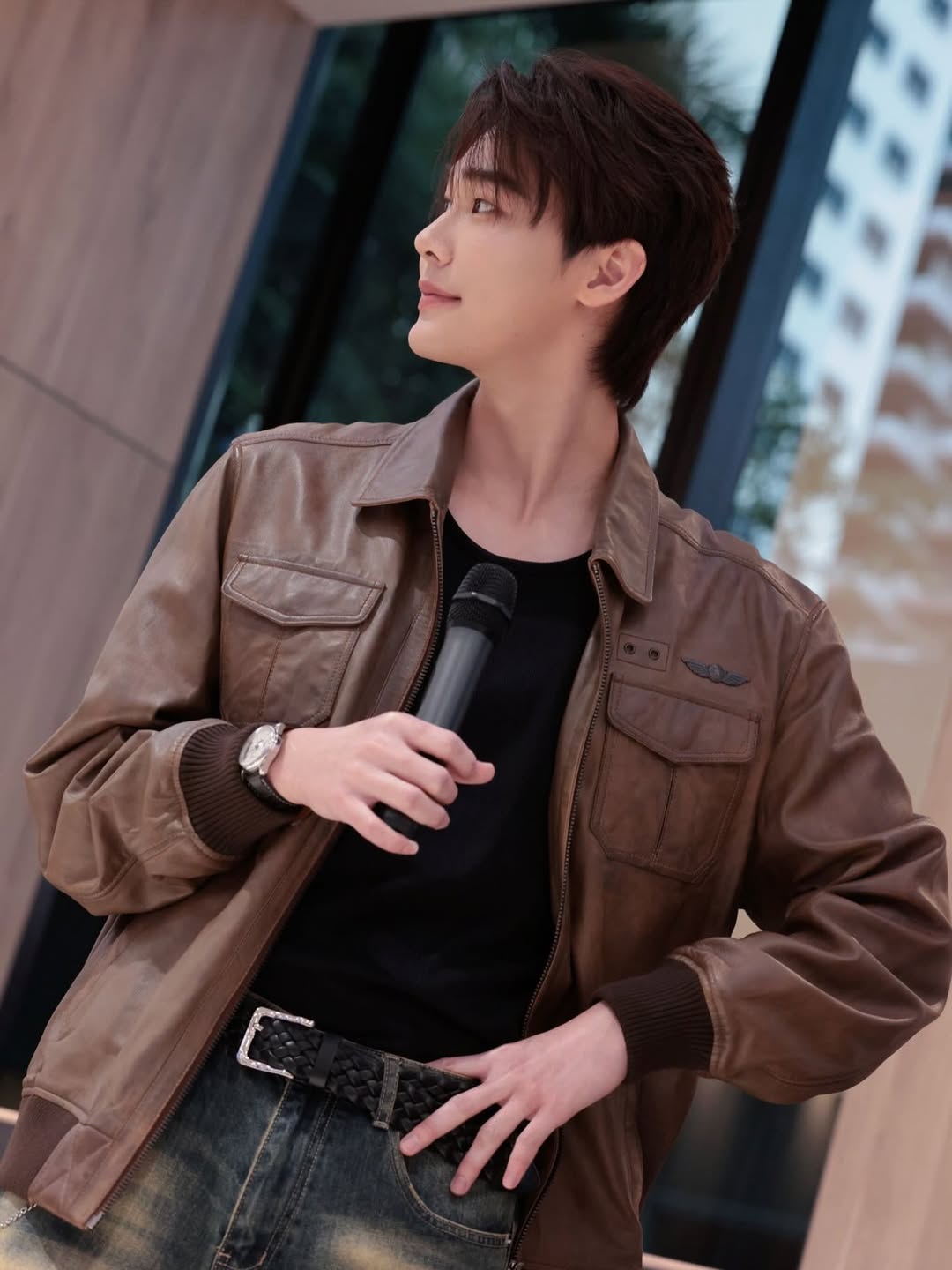 ดิว - จิรวรรตน์ สุทธิวณิชศักดิ์