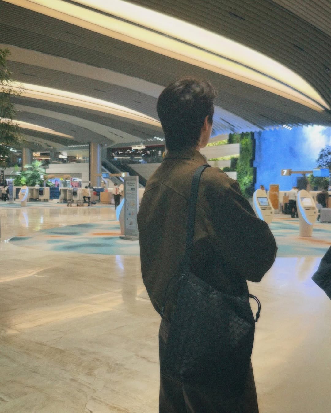 ดิว - จิรวรรตน์ สุทธิวณิชศักดิ์