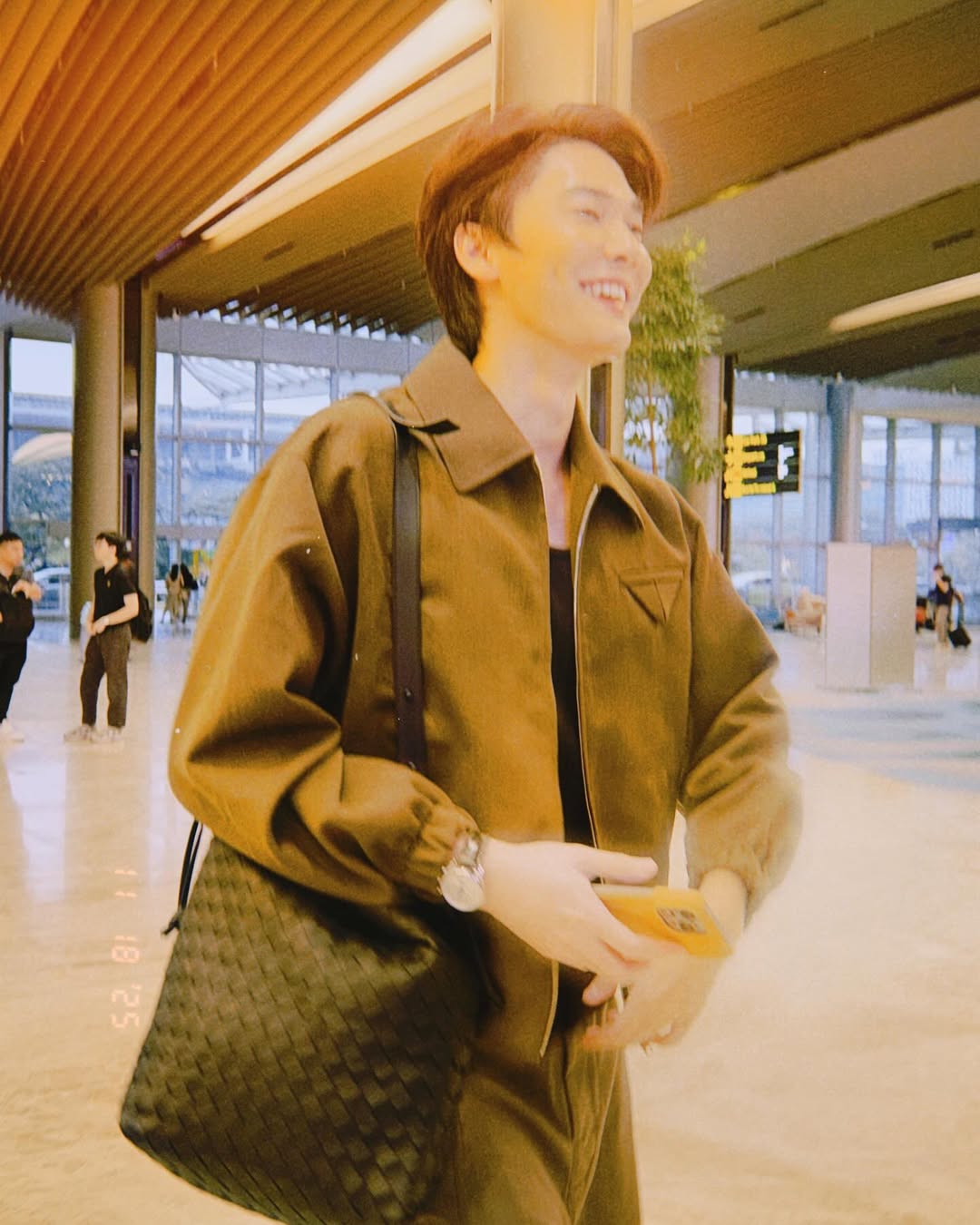 ดิว - จิรวรรตน์ สุทธิวณิชศักดิ์