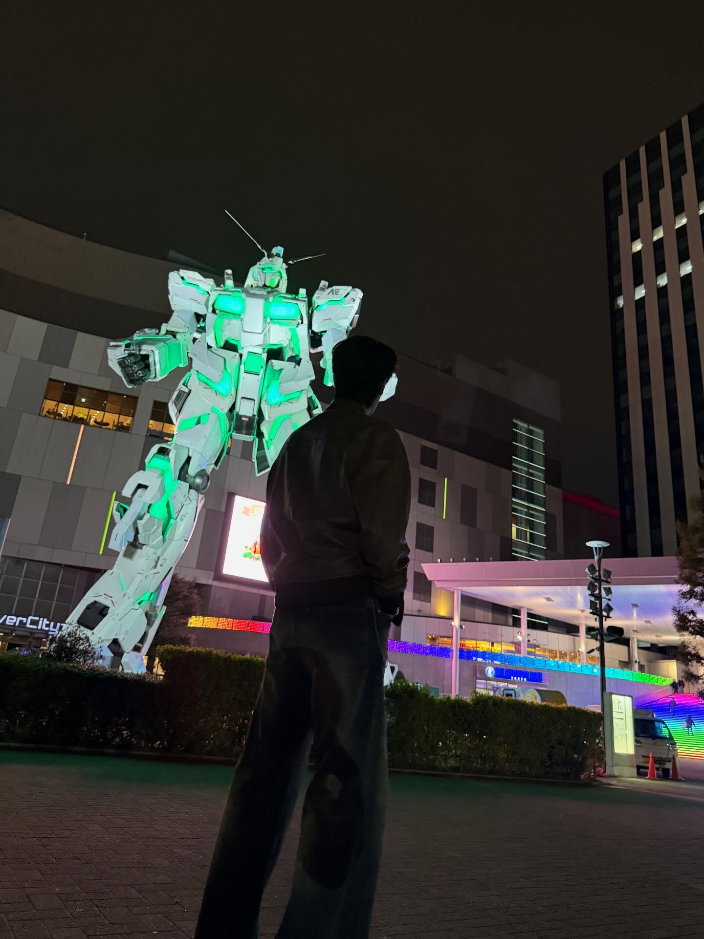 ดิว - จิรวรรตน์ สุทธิวณิชศักดิ์