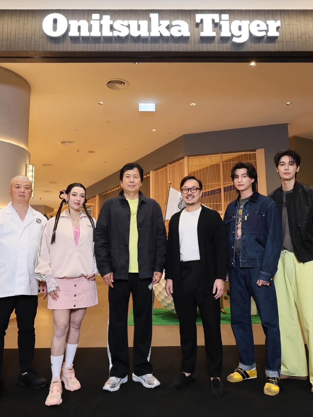 ดิว - จิรวรรตน์ สุทธิวณิชศักดิ์