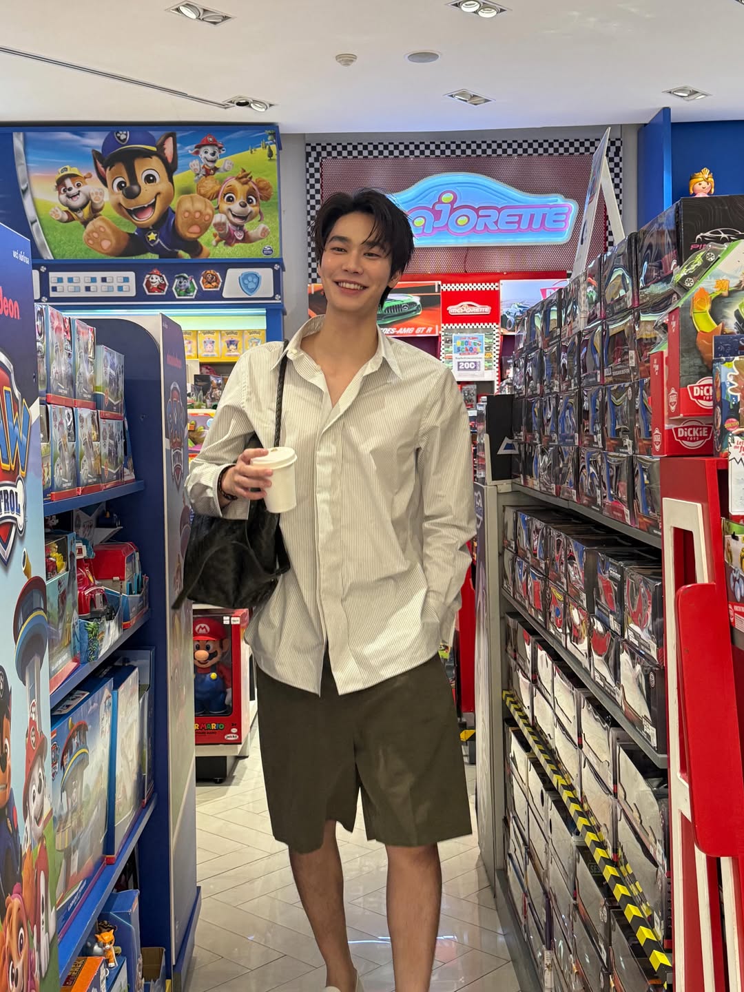 ดิว - จิรวรรตน์ สุทธิวณิชศักดิ์
