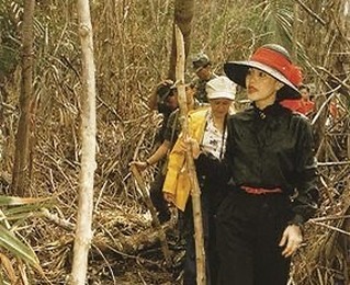 มารีญา พูลเลิศลาภ