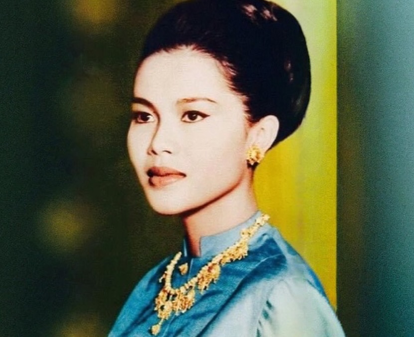 มารีญา พูลเลิศลาภ